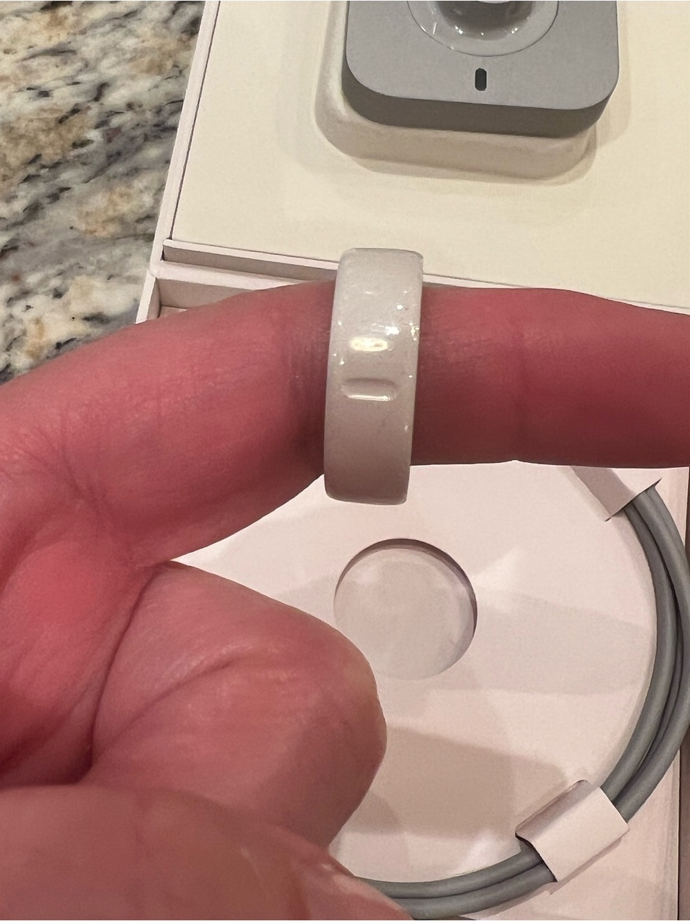 Oura Ring Gen 4 Ceramic Cloud size 8